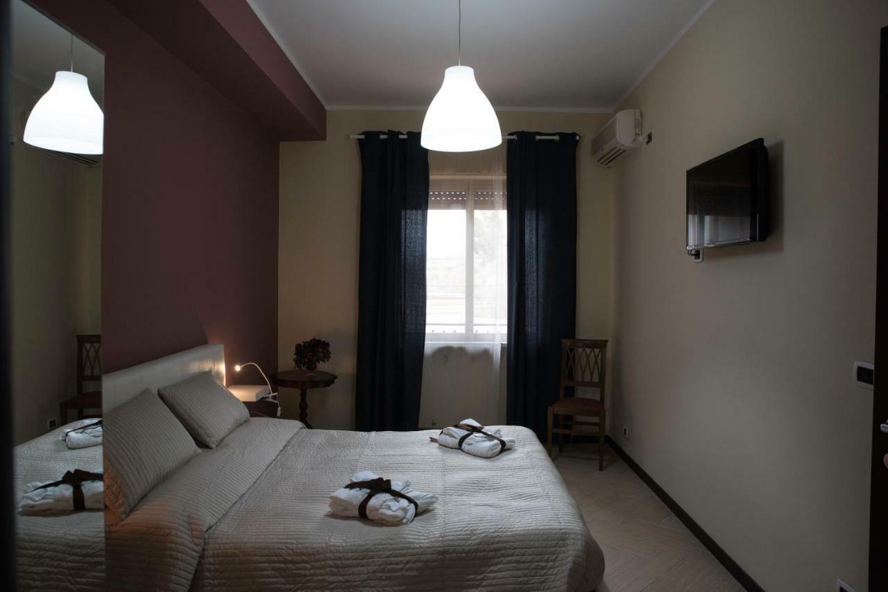 Il Centro Short Lets Hotel Valguarnera Caropepe Buitenkant foto